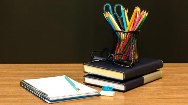 7 Tips For Maintaining An Organized Teacher S Desk